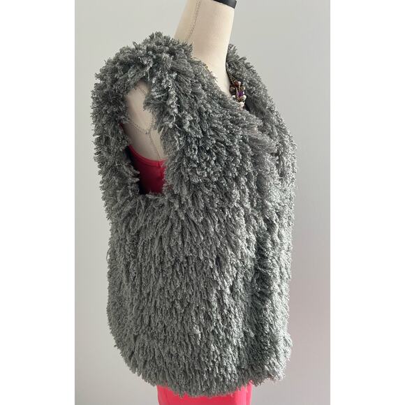 Simply Vera Wang Faux Fur Open Front Sleeveless Gray Vest Jacket SIze L/XL - Picture 4 of 8